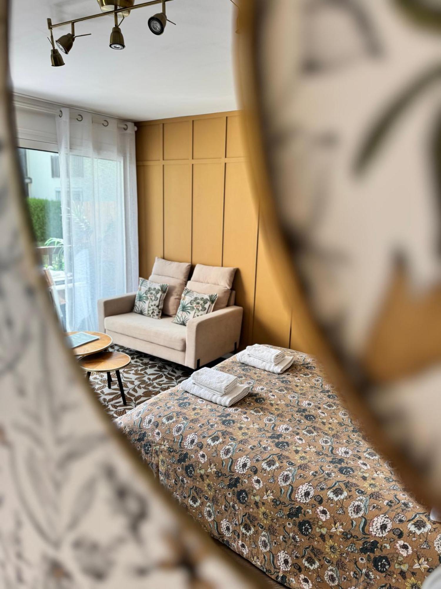 Studio La Petite Oasis- Ideal Couple - Calme - Balcon Sud - Lumineux - 10Min Du Centre & Plage - Proche Centre Juno Beach - Wifi Courseulles-sur-Mer Kültér fotó
